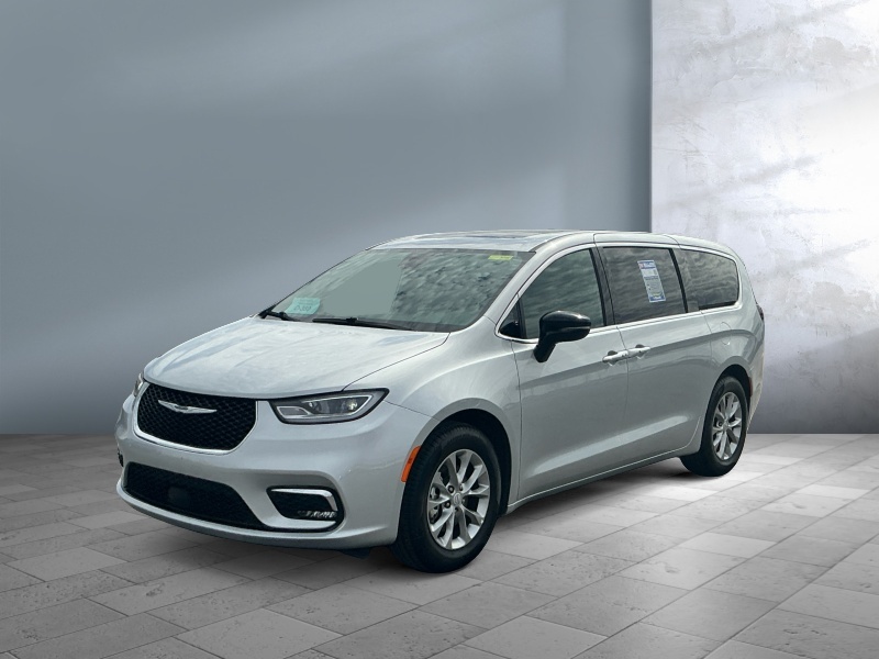 Used 2026 Chrysler Pacifica Limited Vans