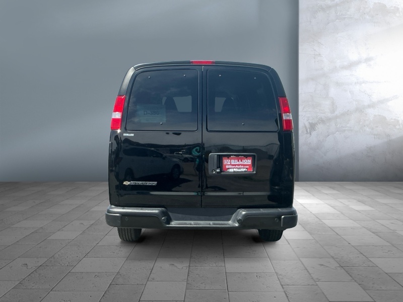 2025 Chevrolet Express Passenger