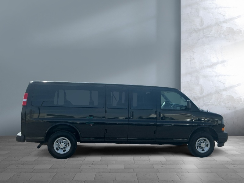 2025 Chevrolet Express Passenger