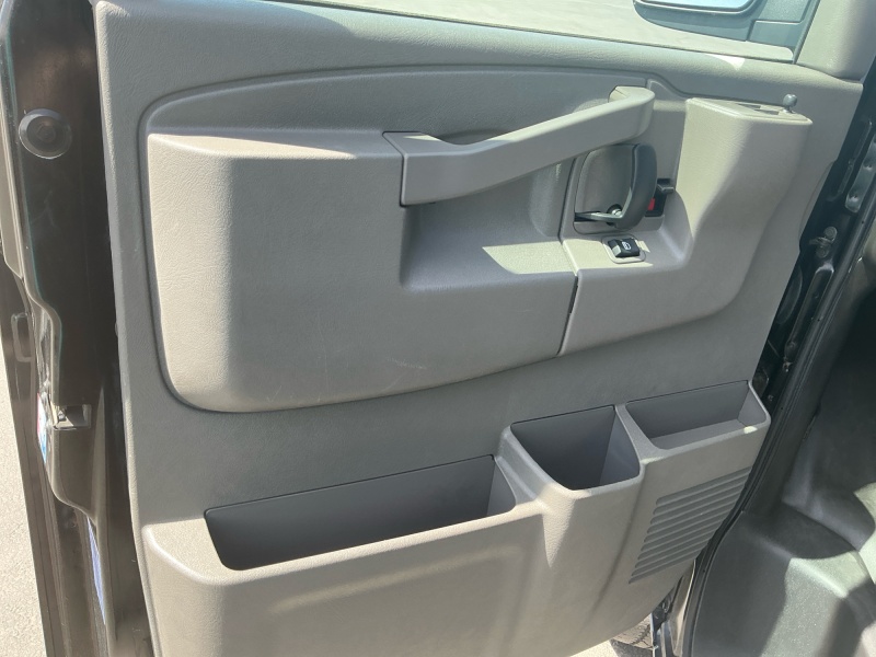 2025 Chevrolet Express Passenger