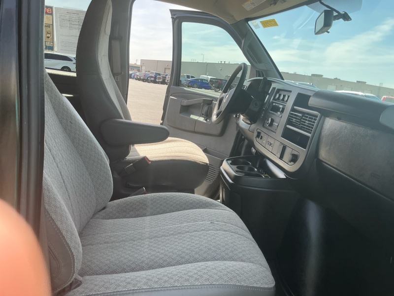 2025 Chevrolet Express Passenger