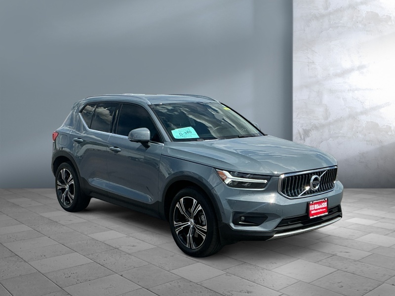 2022 Volvo XC40