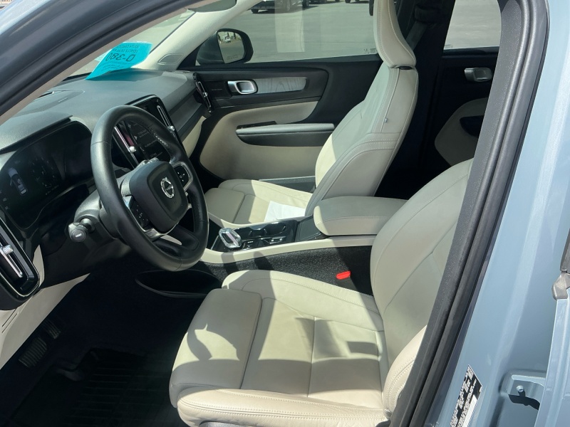 2022 Volvo XC40