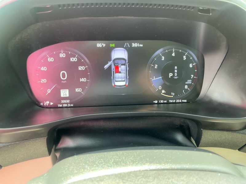 2022 Volvo XC40