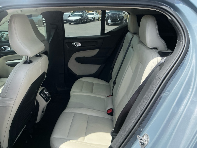 2022 Volvo XC40