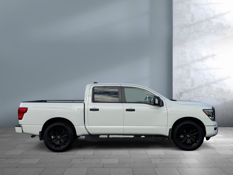 2023 Nissan Titan