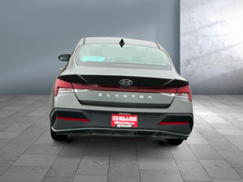 2024 Hyundai Elantra