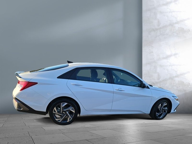 2025 Hyundai Elantra Hybrid