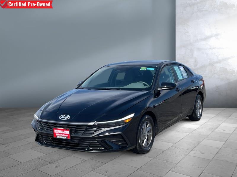 Used 2025 Hyundai Elantra SE Cars
