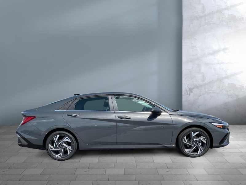2025 Hyundai Elantra Hybrid
