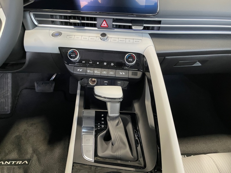 2025 Hyundai Elantra Hybrid