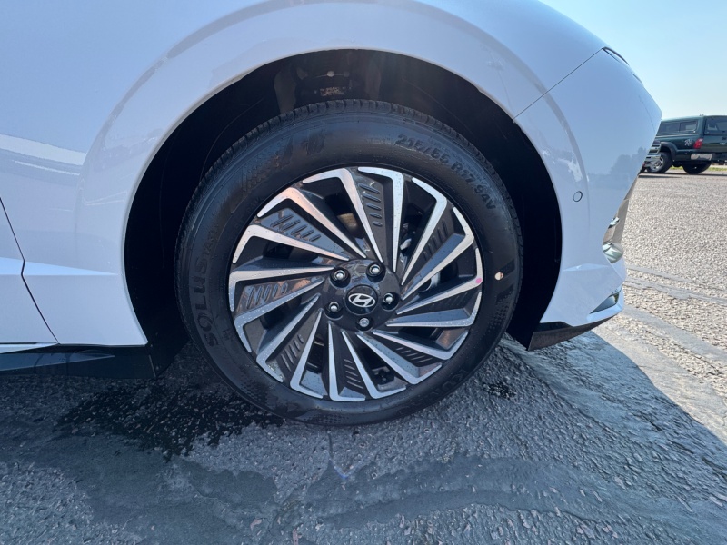 2025 Hyundai Sonata Hybrid