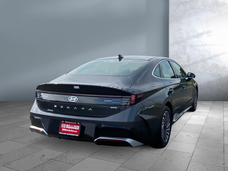 2025 Hyundai Sonata Hybrid