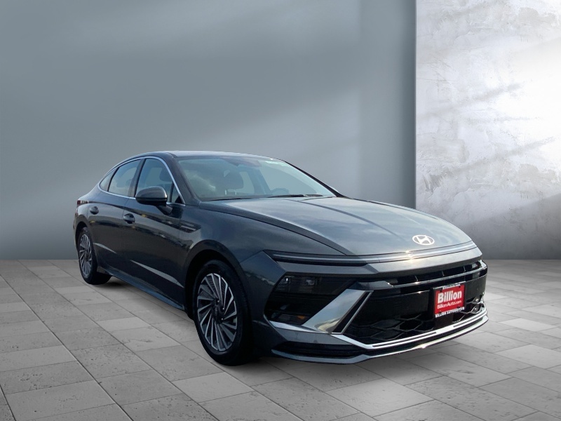 2025 Hyundai Sonata Hybrid
