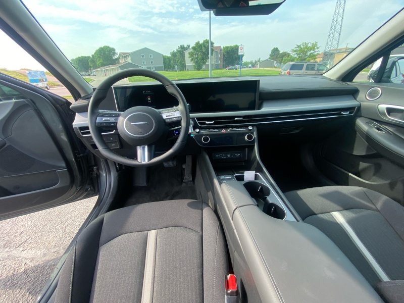 2025 Hyundai Sonata Hybrid