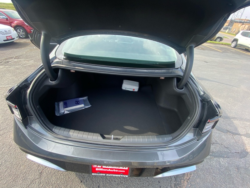 2025 Hyundai Sonata Hybrid