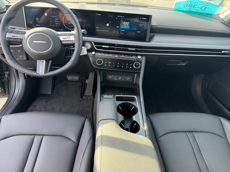 2025 Hyundai Sonata Hybrid