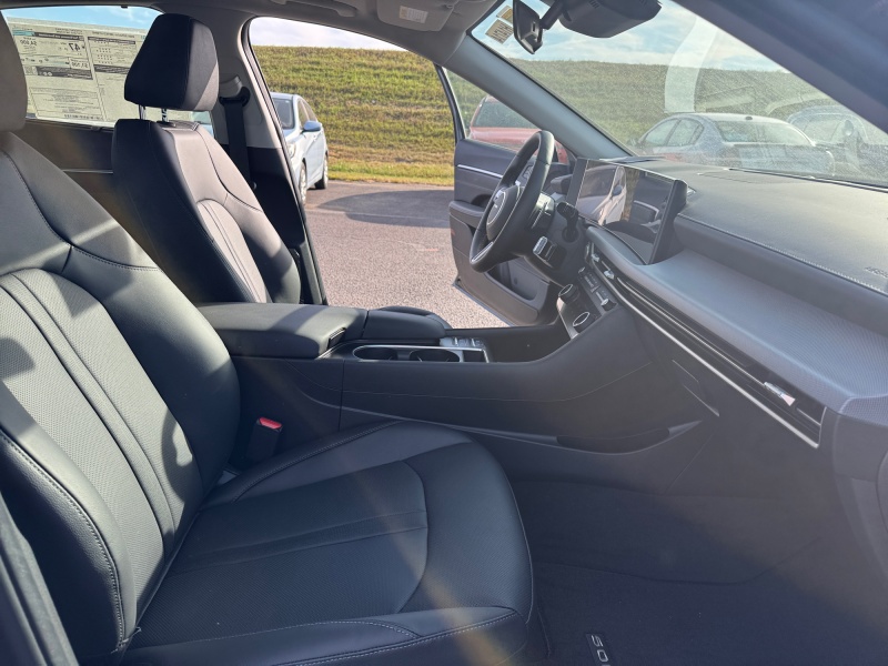 2025 Hyundai Sonata Hybrid