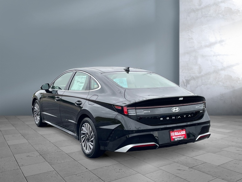 2025 Hyundai Sonata Hybrid