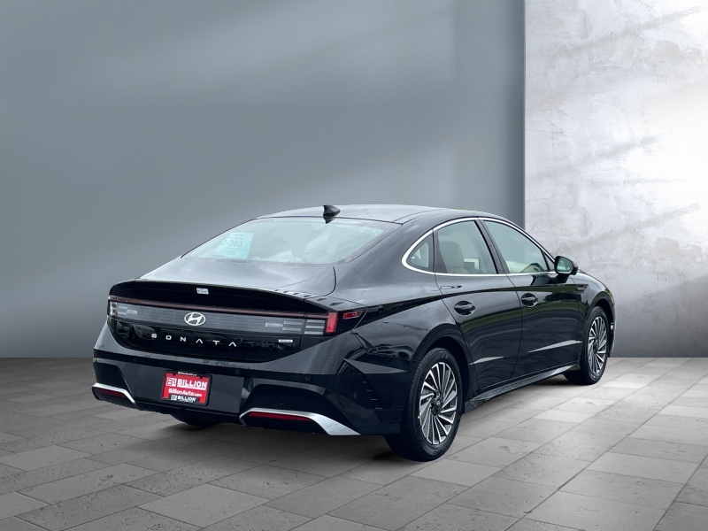 2025 Hyundai Sonata Hybrid