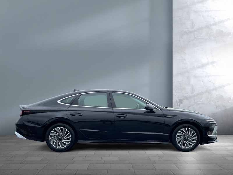 2025 Hyundai Sonata Hybrid