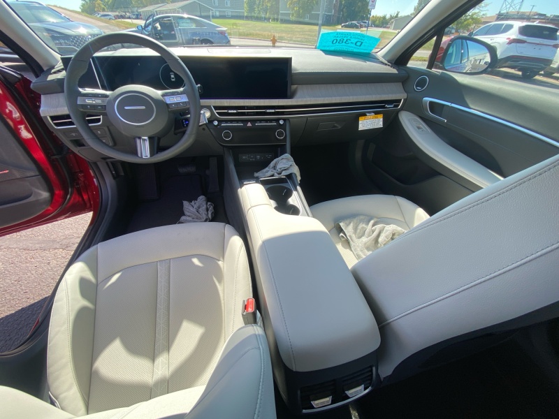 2025 Hyundai Sonata Hybrid