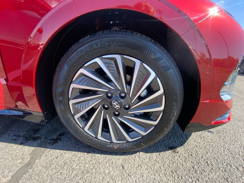 2025 Hyundai Sonata Hybrid