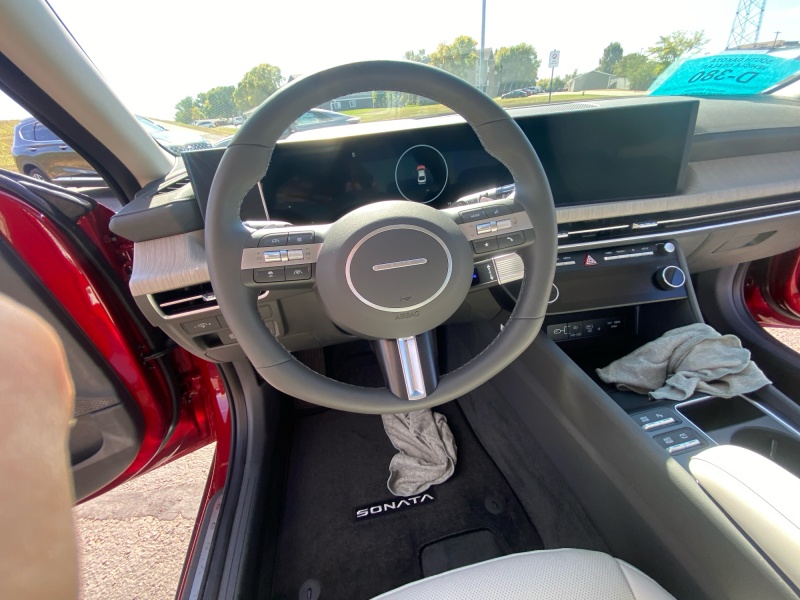 2025 Hyundai Sonata Hybrid