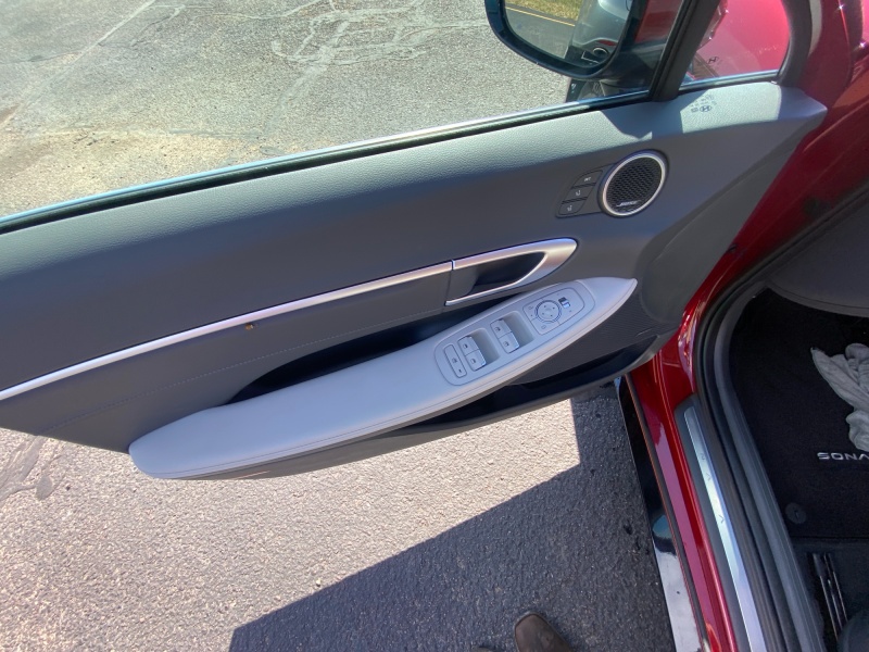 2025 Hyundai Sonata Hybrid