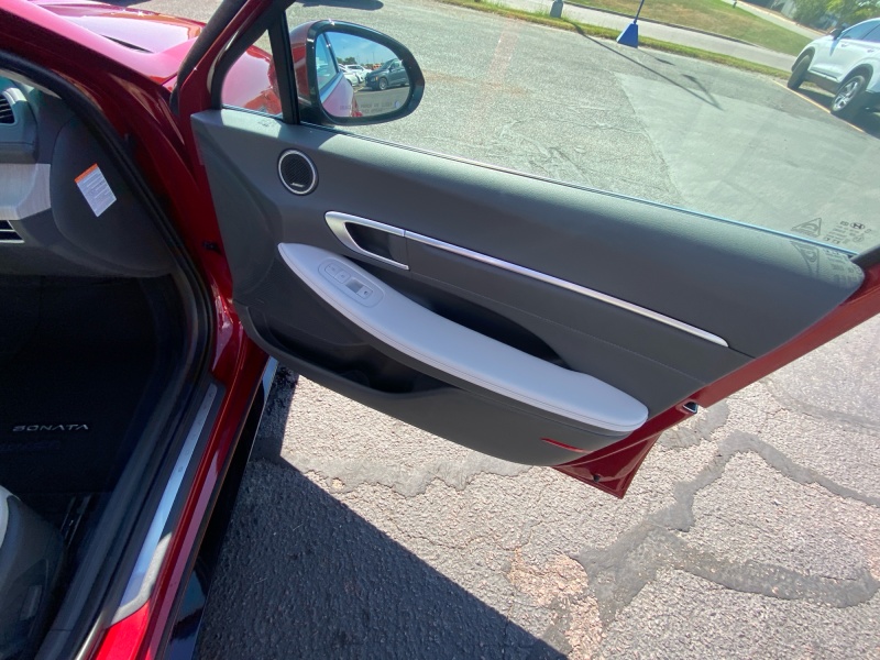 2025 Hyundai Sonata Hybrid