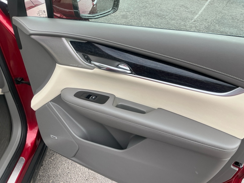 2022 Cadillac XT6