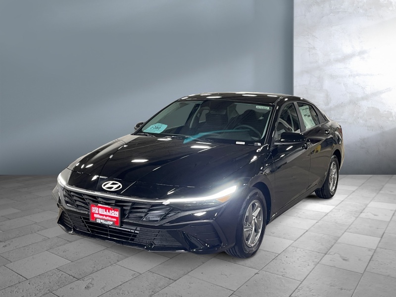 New 2026 Hyundai Elantra SE Cars