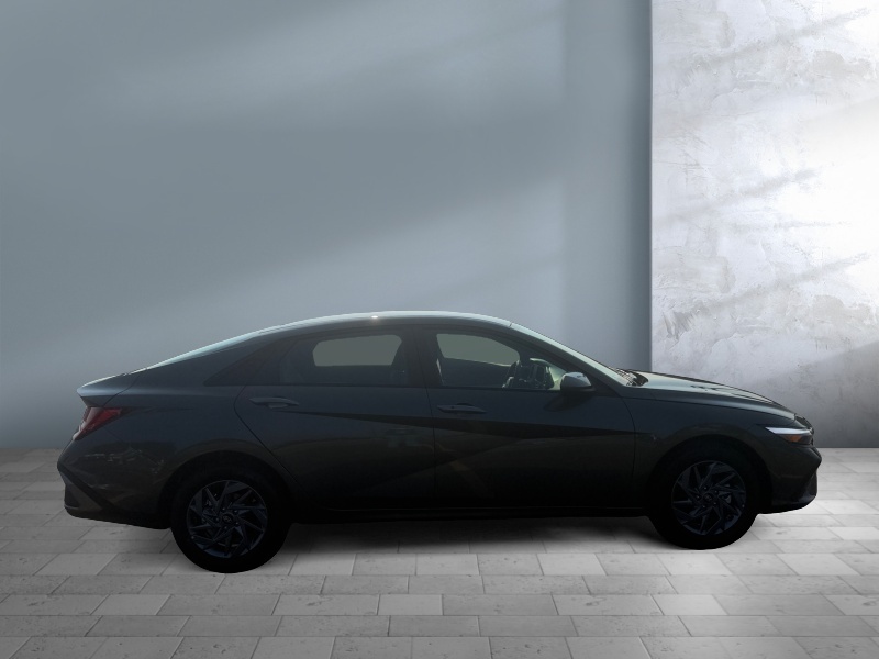 2026 Hyundai Elantra Hybrid