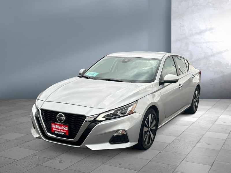 Used 2022 Nissan Altima 2.5 SV Car