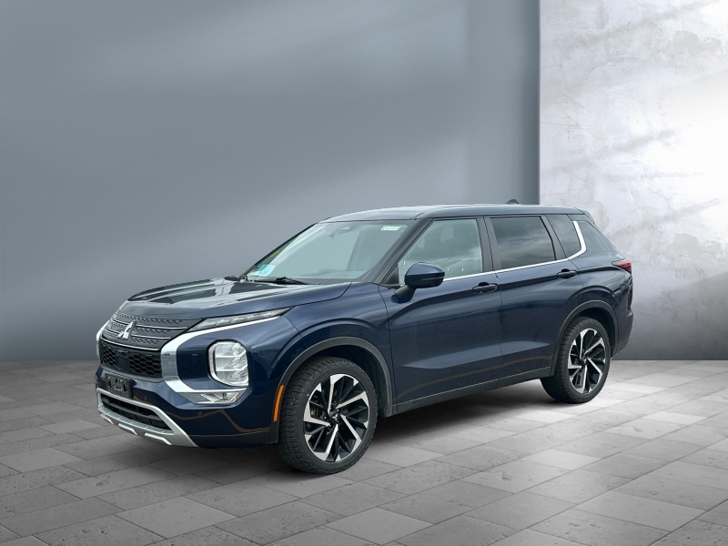 Used 2022 Mitsubishi Outlander SE Crossovers