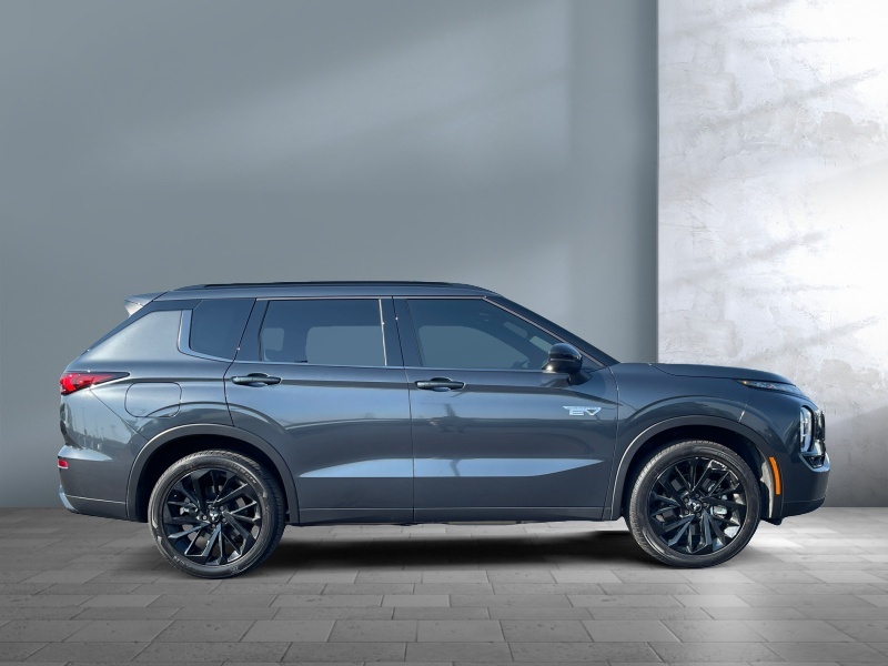 2025 Mitsubishi Outlander Plug-In Hybrid