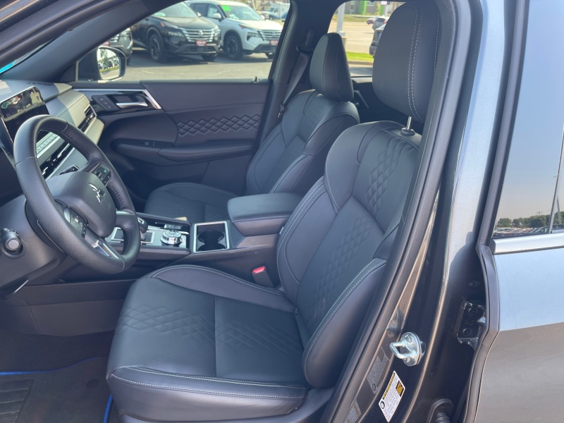 2025 Mitsubishi Outlander Plug-In Hybrid