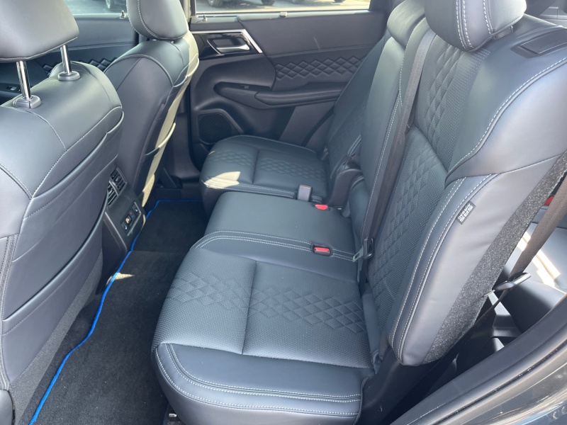 2025 Mitsubishi Outlander Plug-In Hybrid