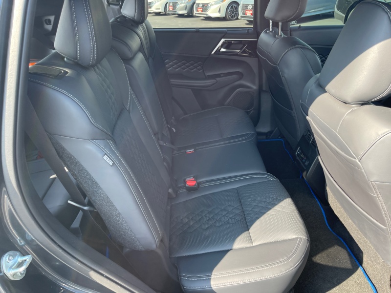 2025 Mitsubishi Outlander Plug-In Hybrid