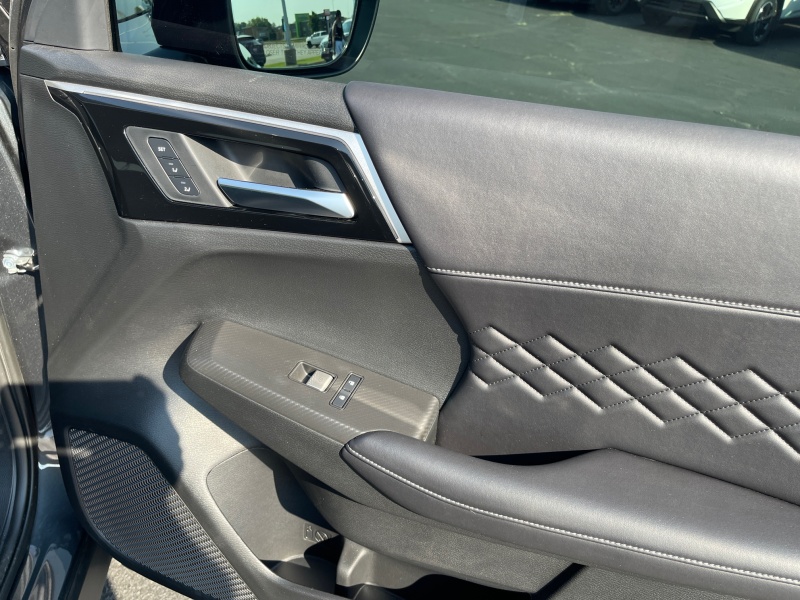 2025 Mitsubishi Outlander Plug-In Hybrid