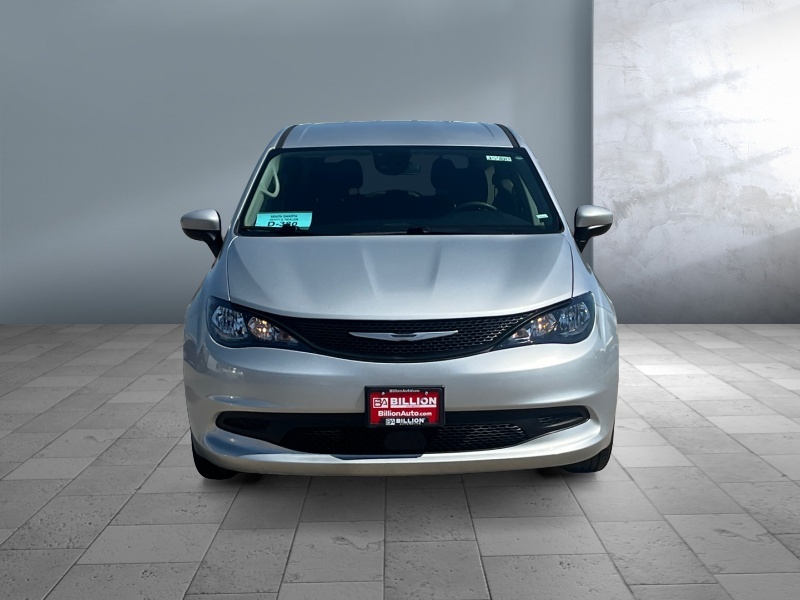 2023 Chrysler Voyager