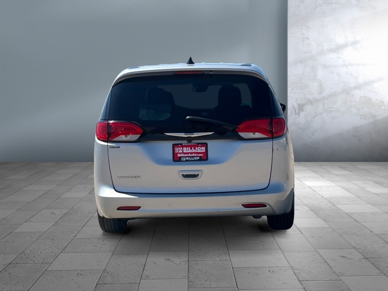 2023 Chrysler Voyager