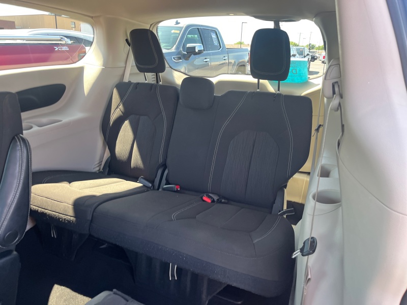 2023 Chrysler Voyager