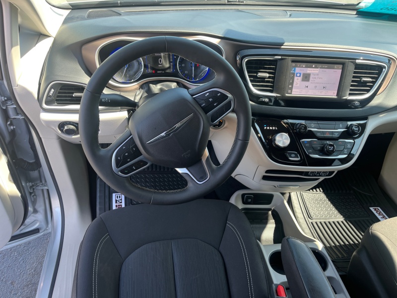 2023 Chrysler Voyager