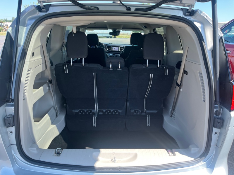 2023 Chrysler Voyager