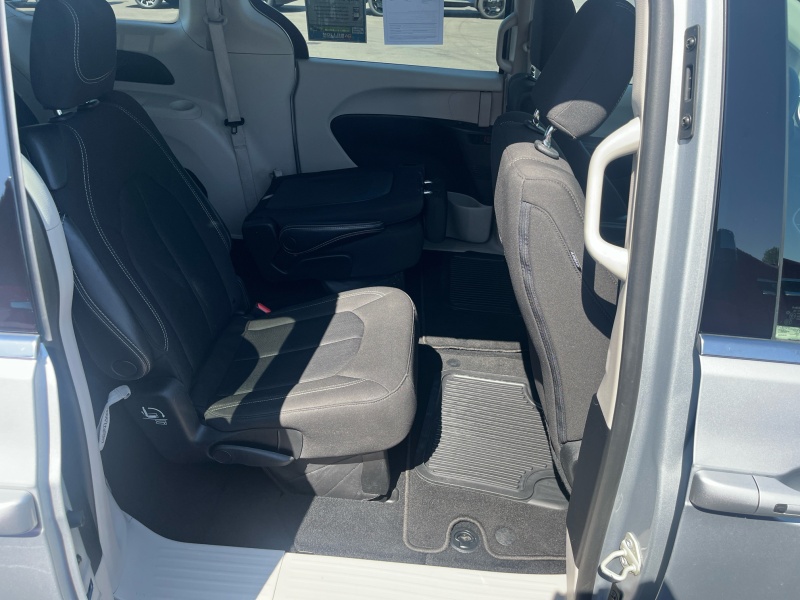 2023 Chrysler Voyager