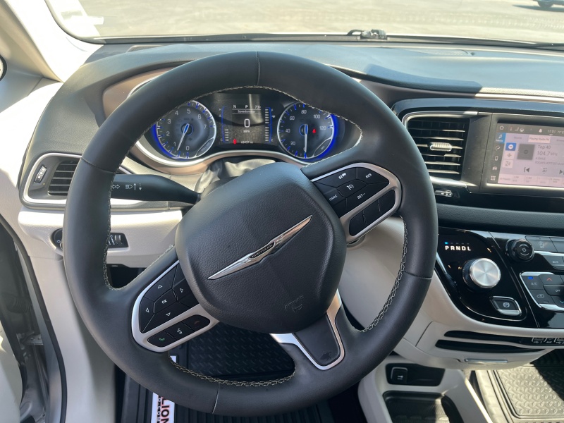 2023 Chrysler Voyager