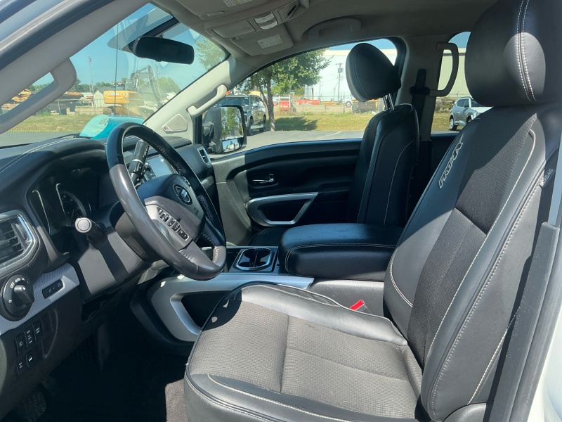 2017 Nissan Titan