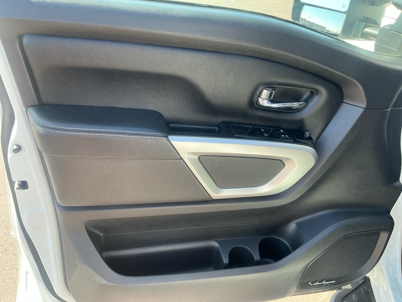 2017 Nissan Titan