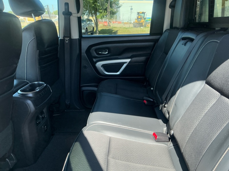 2017 Nissan Titan